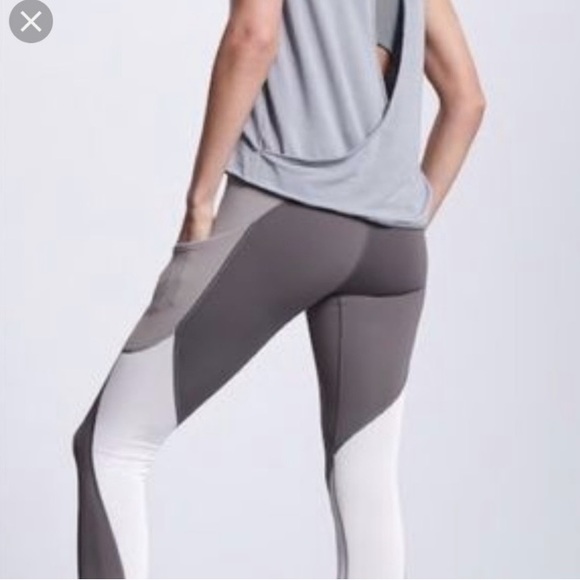 Athleta Leggings Small Colorblock Up for Anything 7/8 Gray White Pockets 209921 - Picture 2 of 9